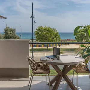  Appartement Heima In Front Of The Sea
